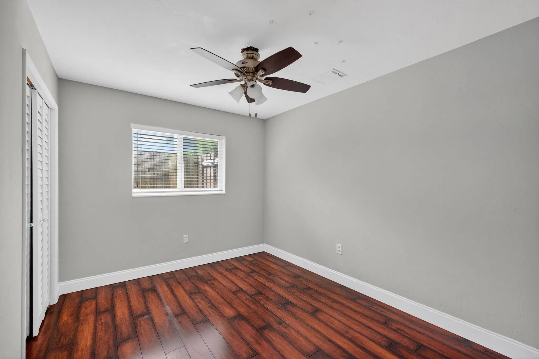 1232 NE 11th Ave