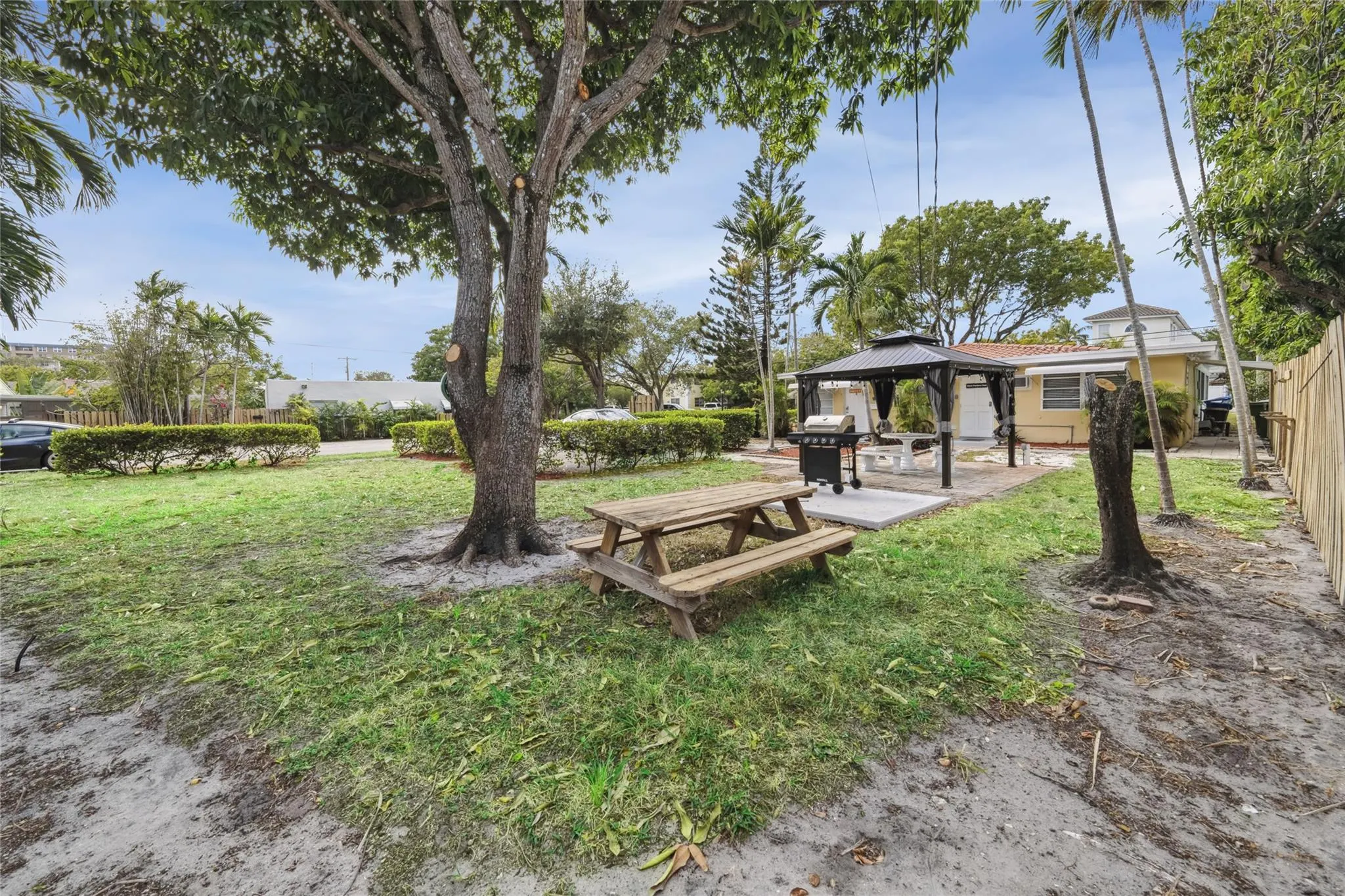 1420 Miami Rd, #C