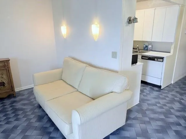 408 Grantham A, #408