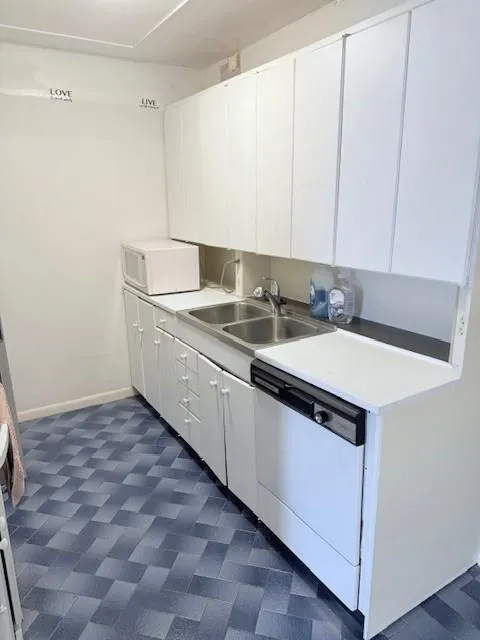 408 Grantham A, #408