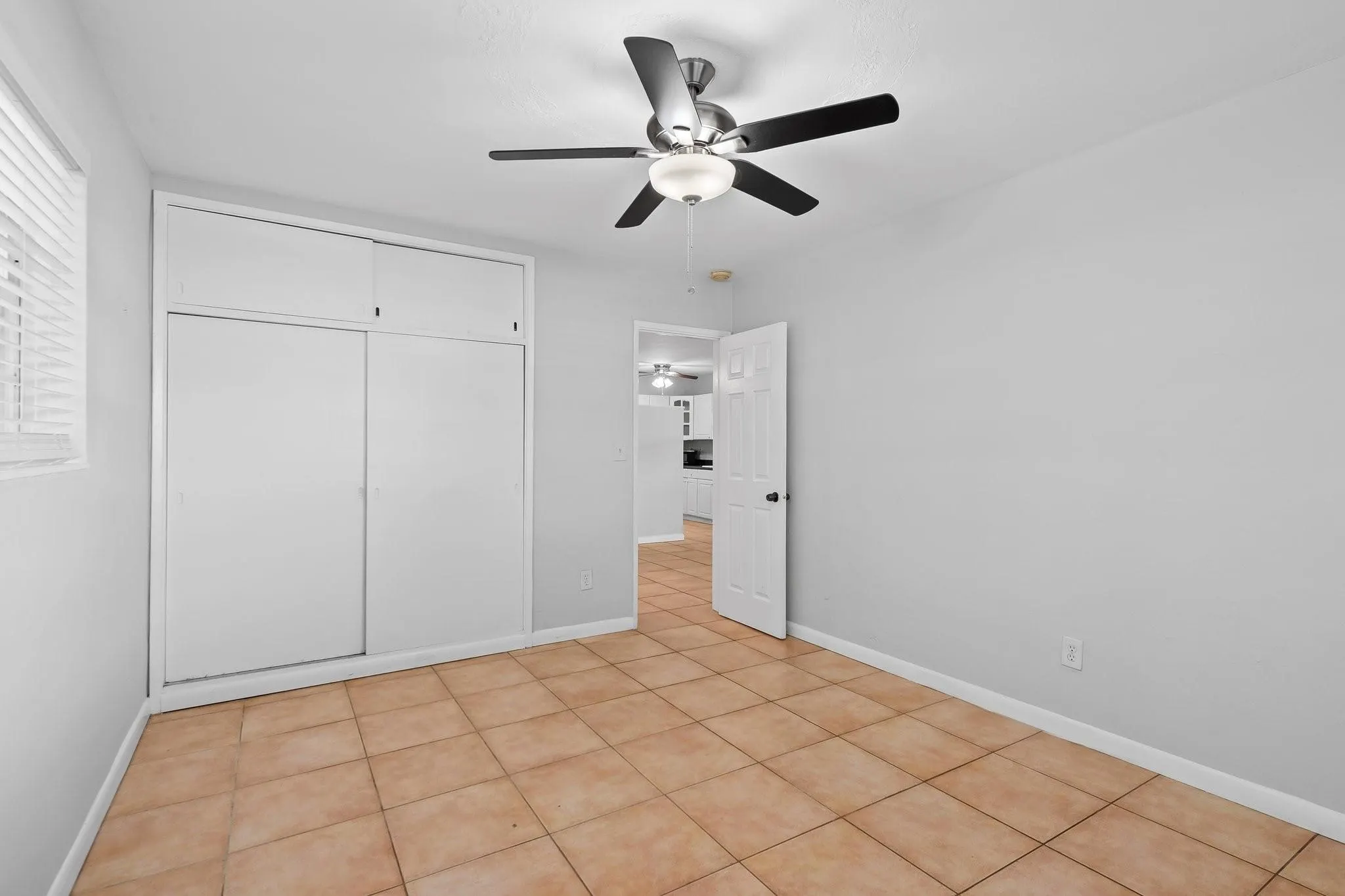 806 NE 23 Drive, #B-REAR