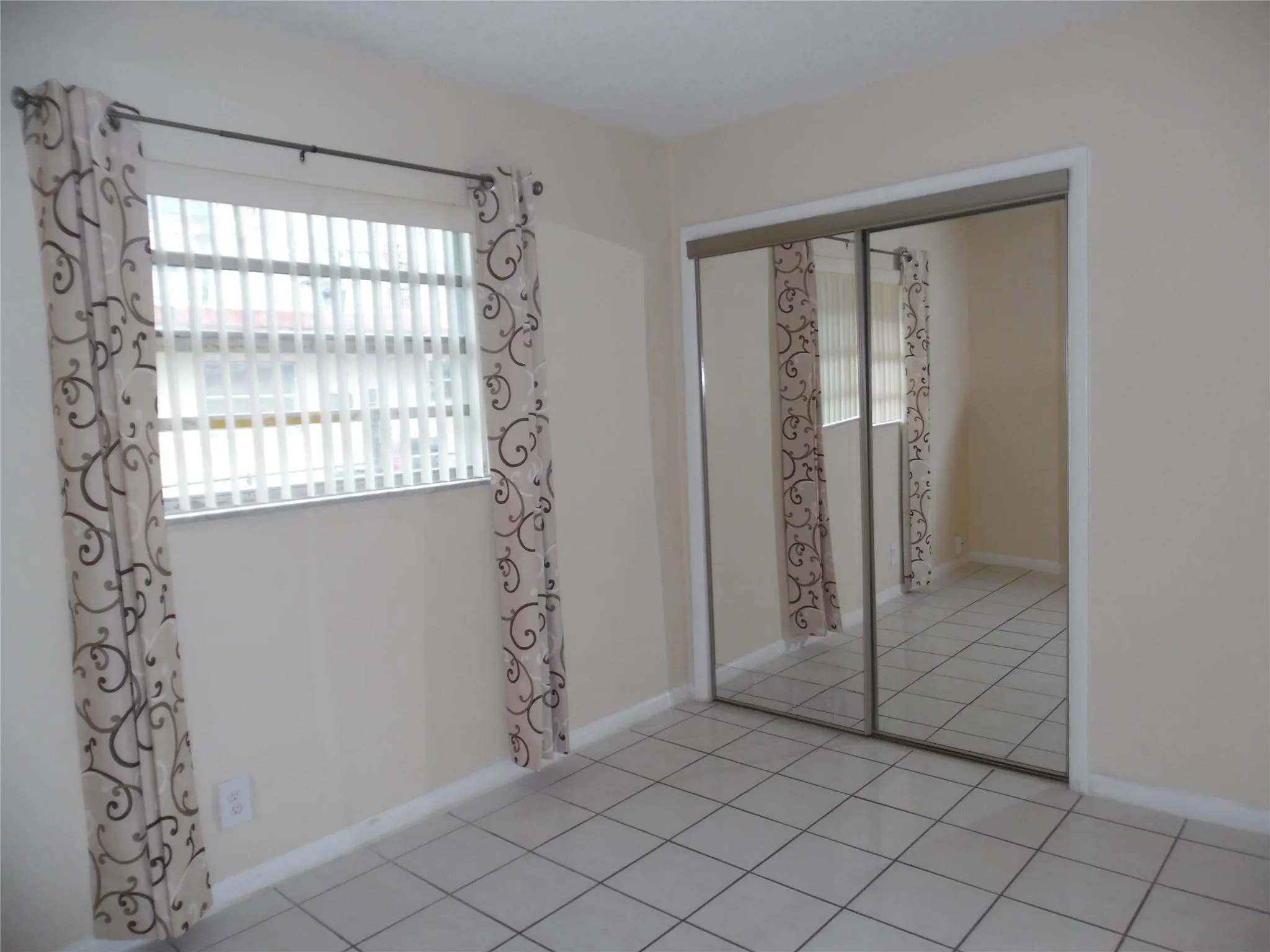 7341 NW 37th St, #2