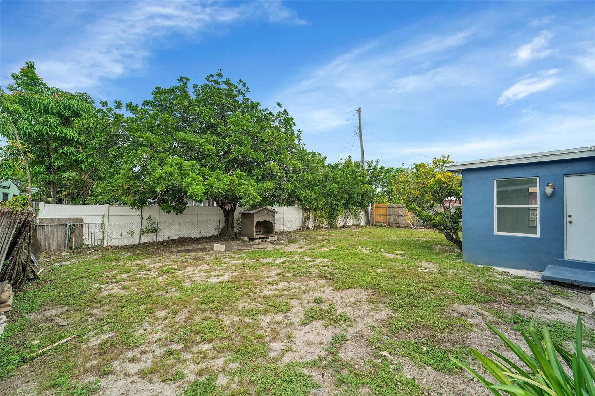 471 SW 27th Ter
