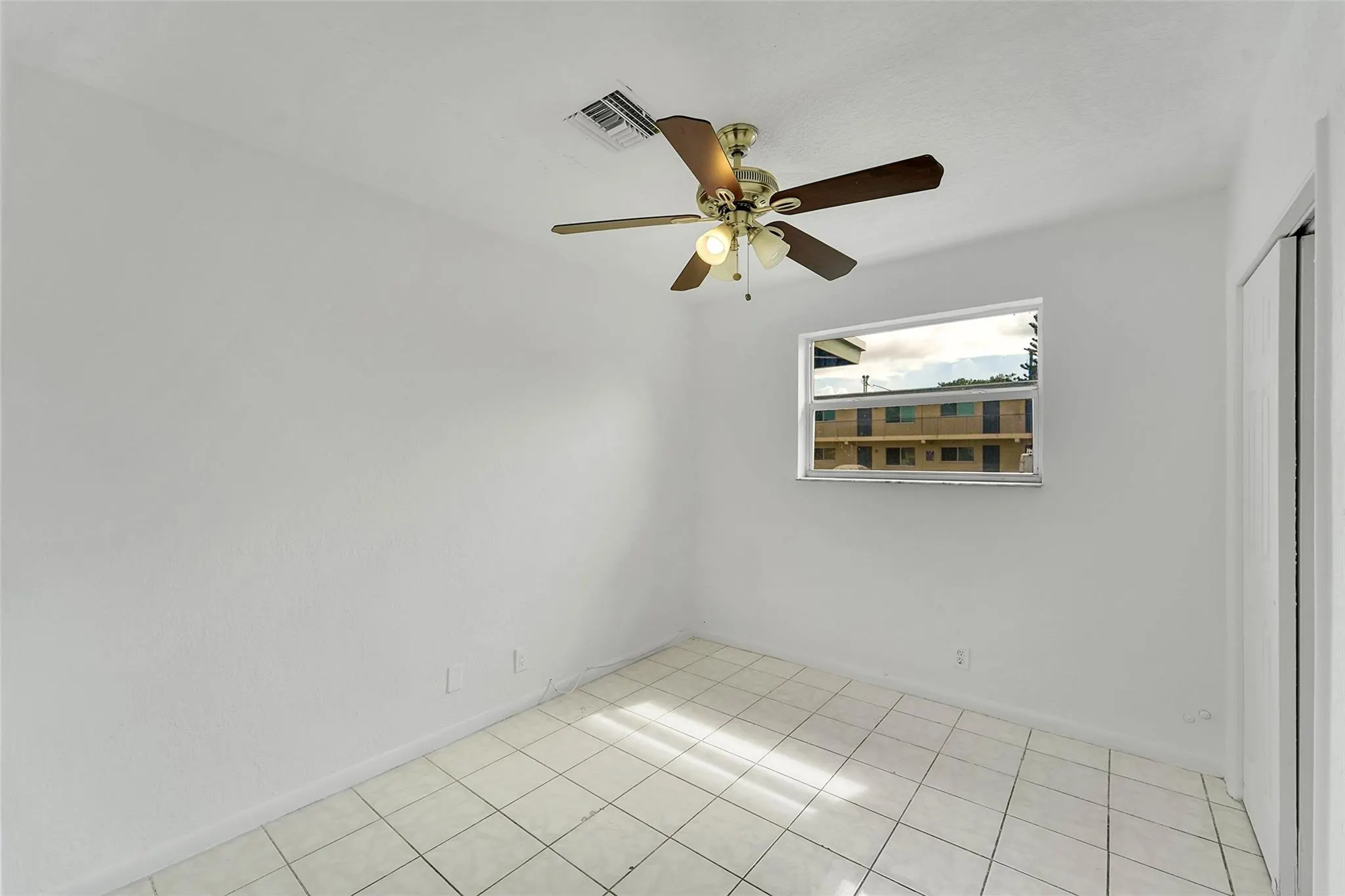 471 SW 27th Ter