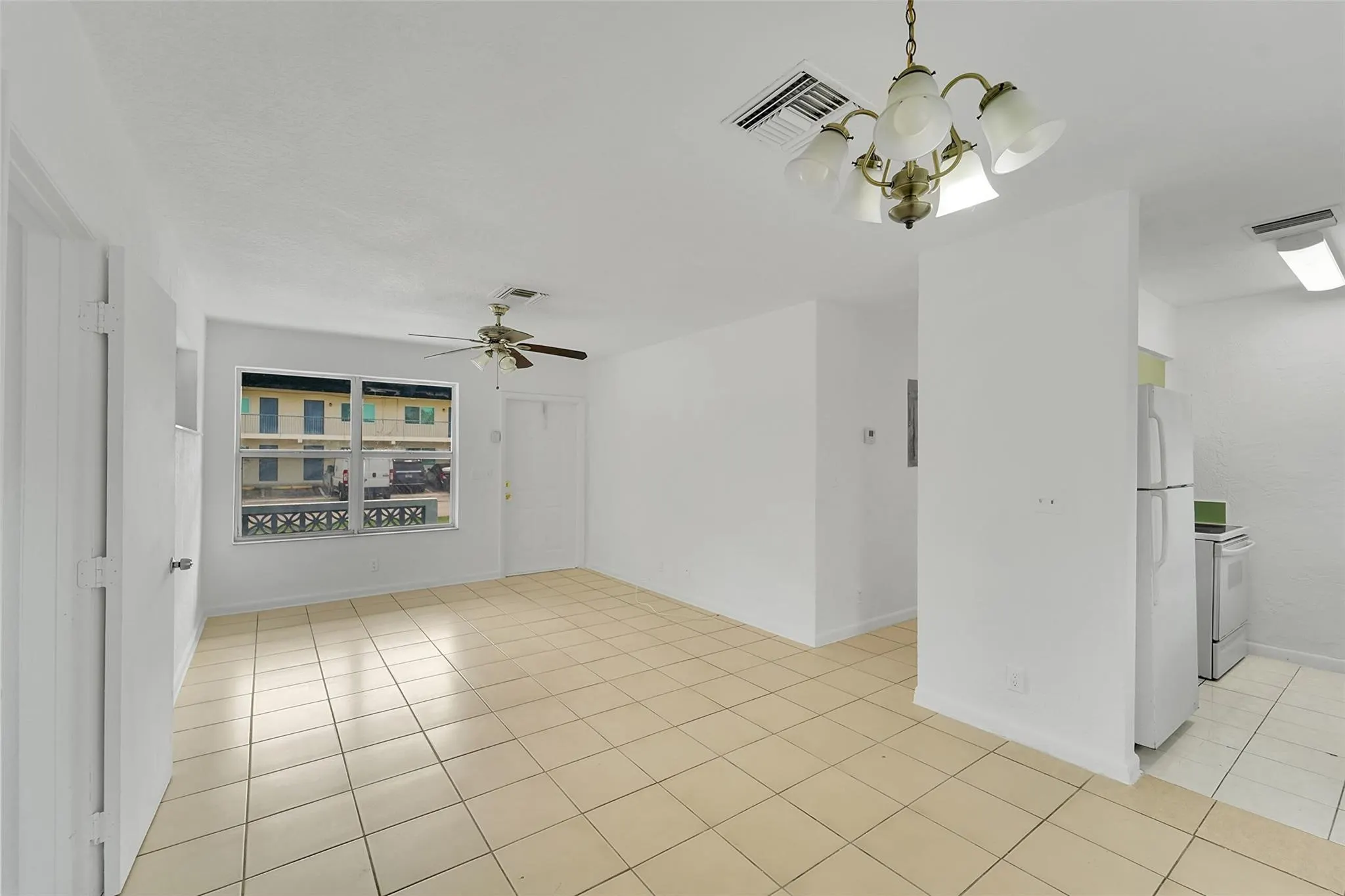 471 SW 27th Ter