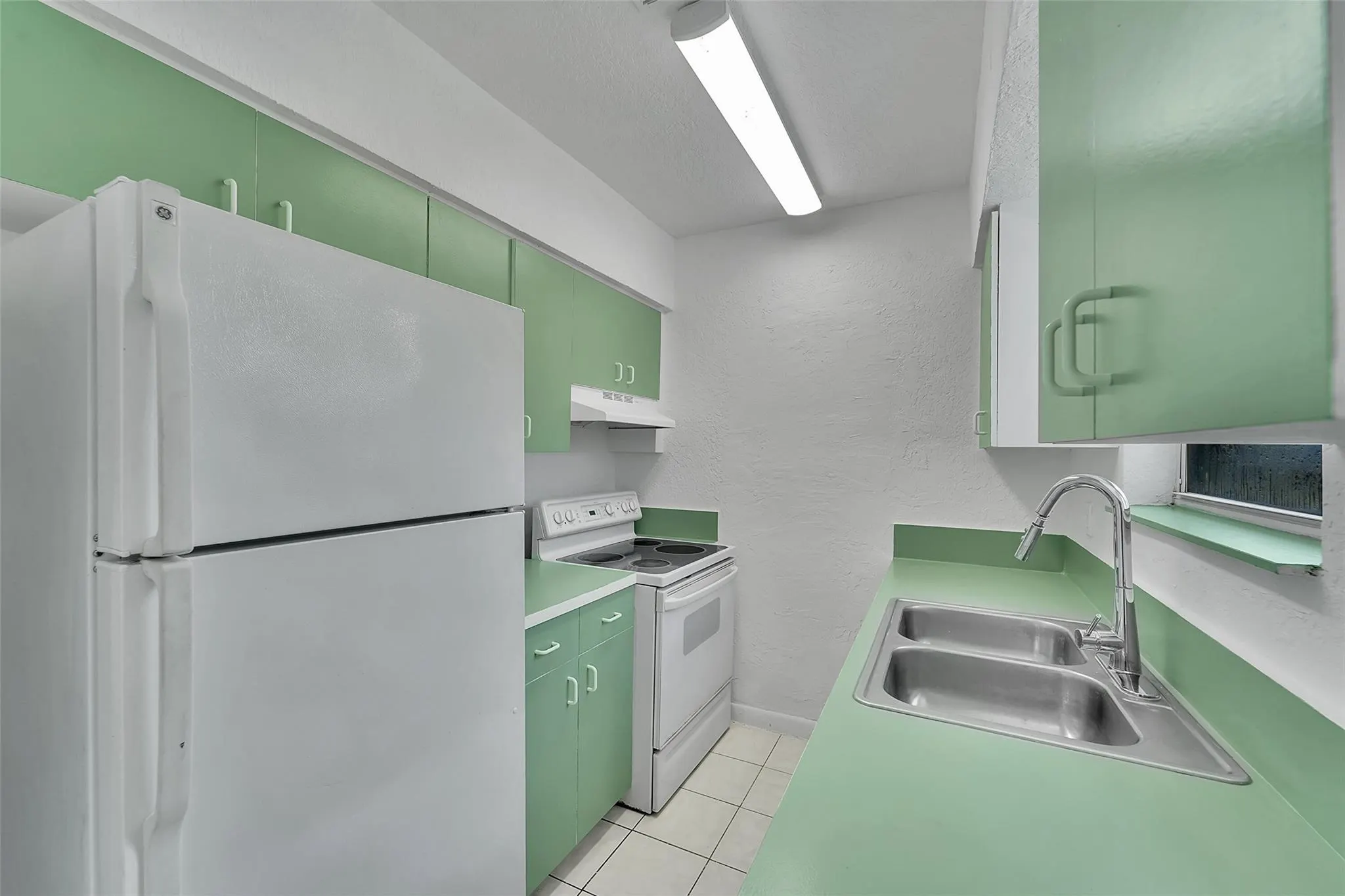 471 SW 27th Ter