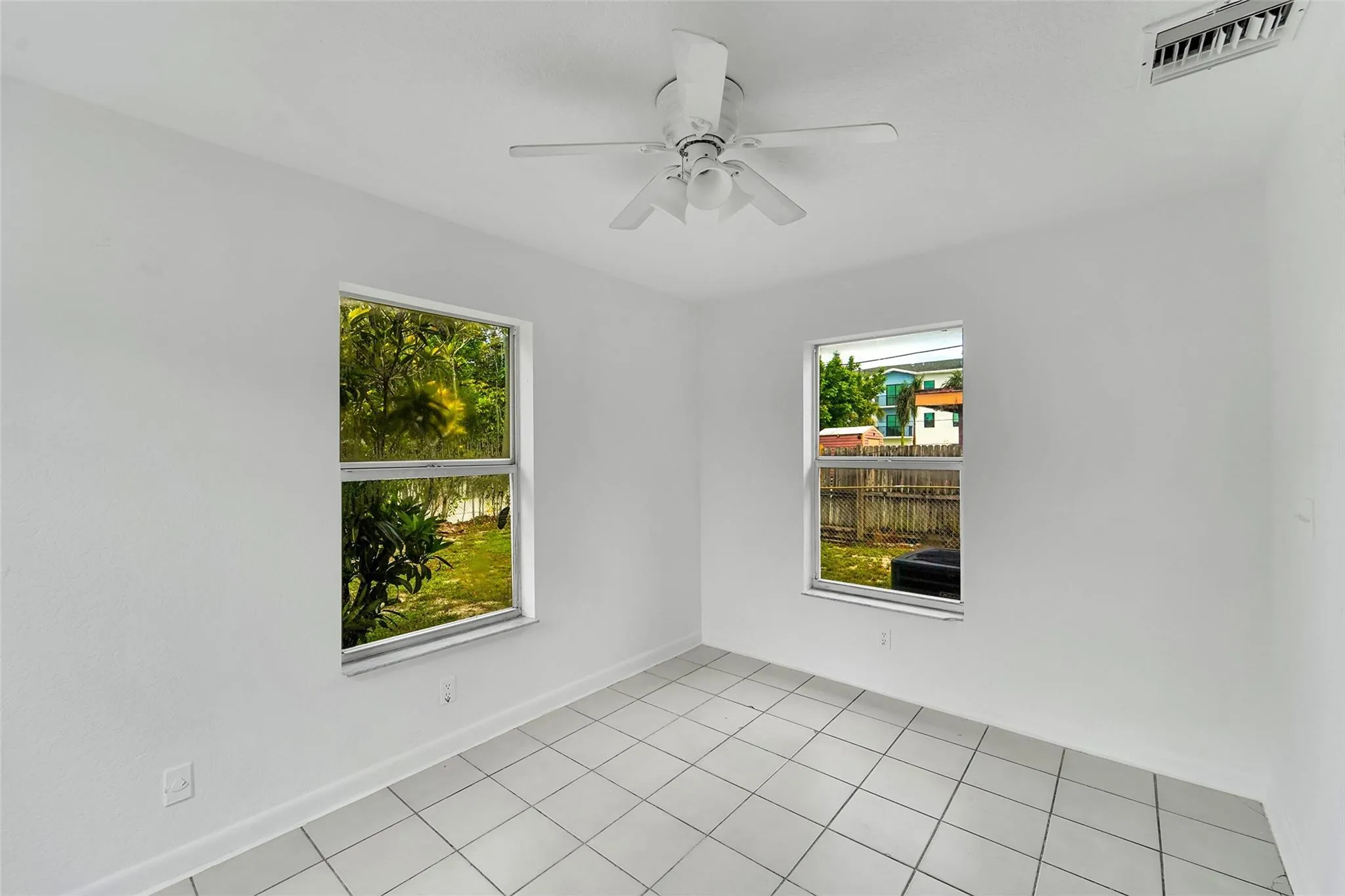 471 SW 27th Ter