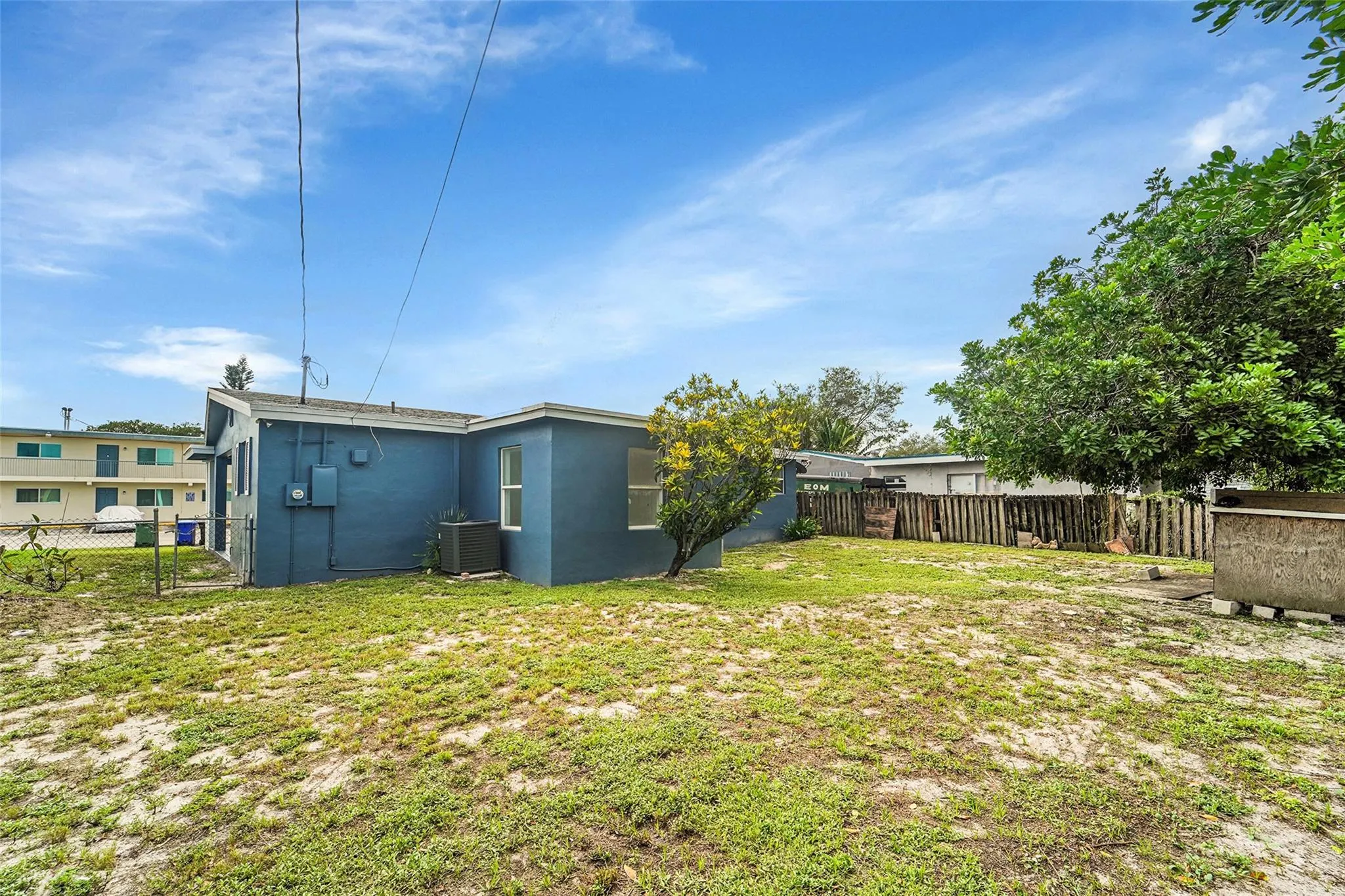 471 SW 27th Ter