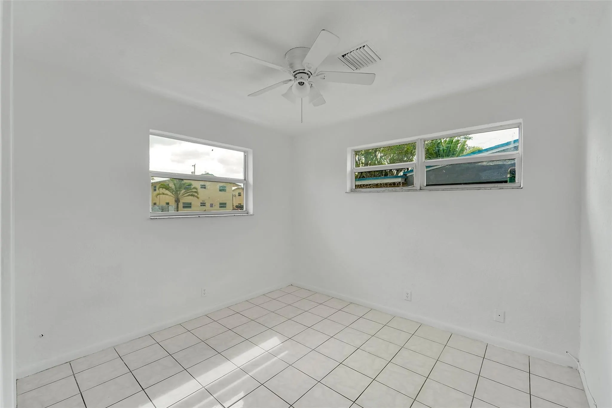 471 SW 27th Ter