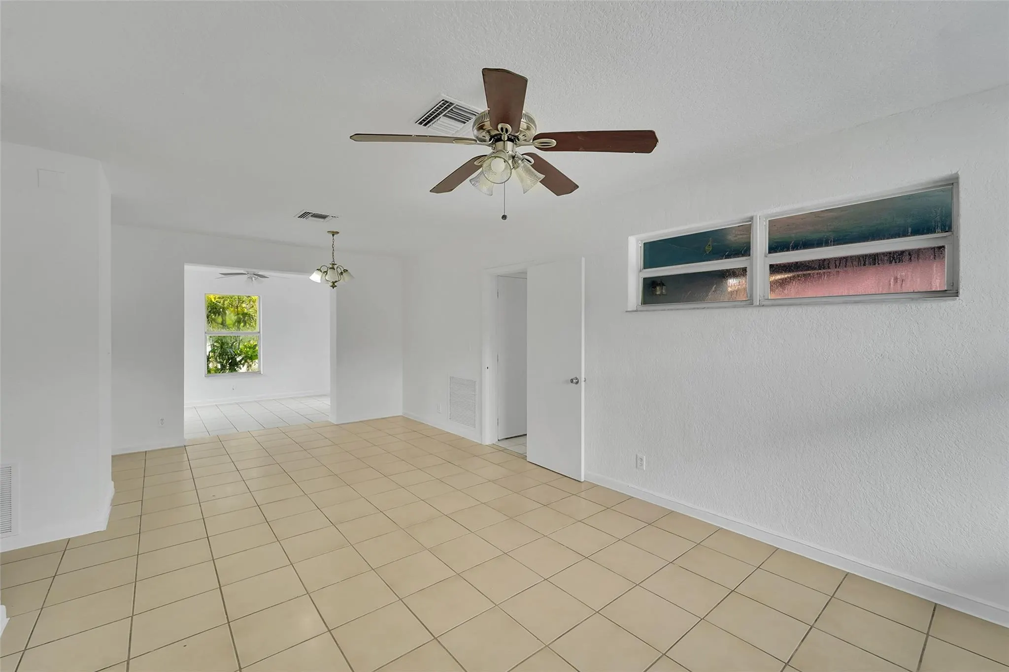 471 SW 27th Ter