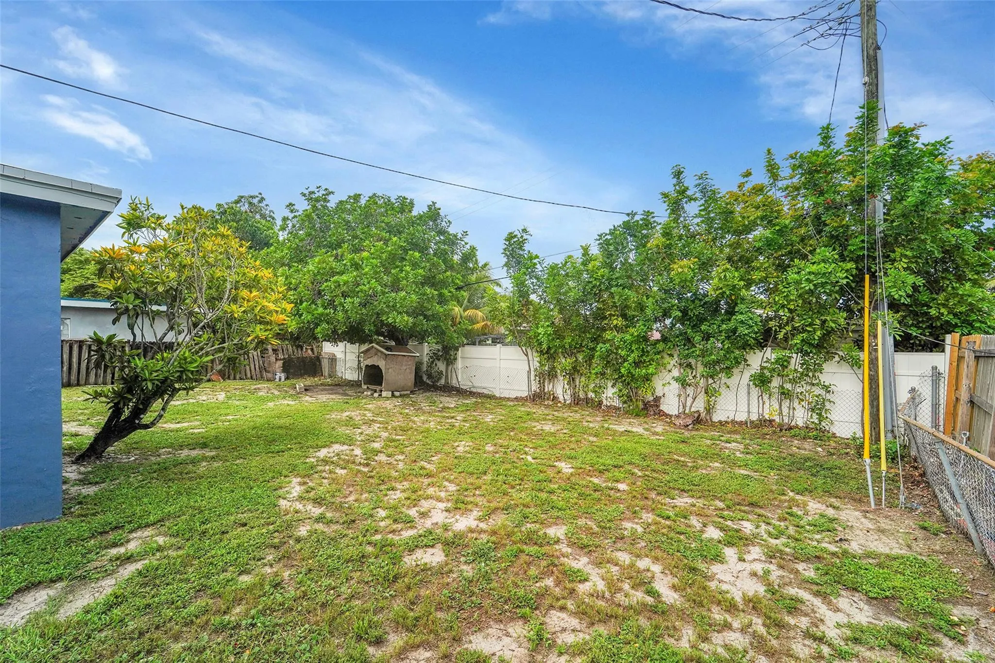 471 SW 27th Ter