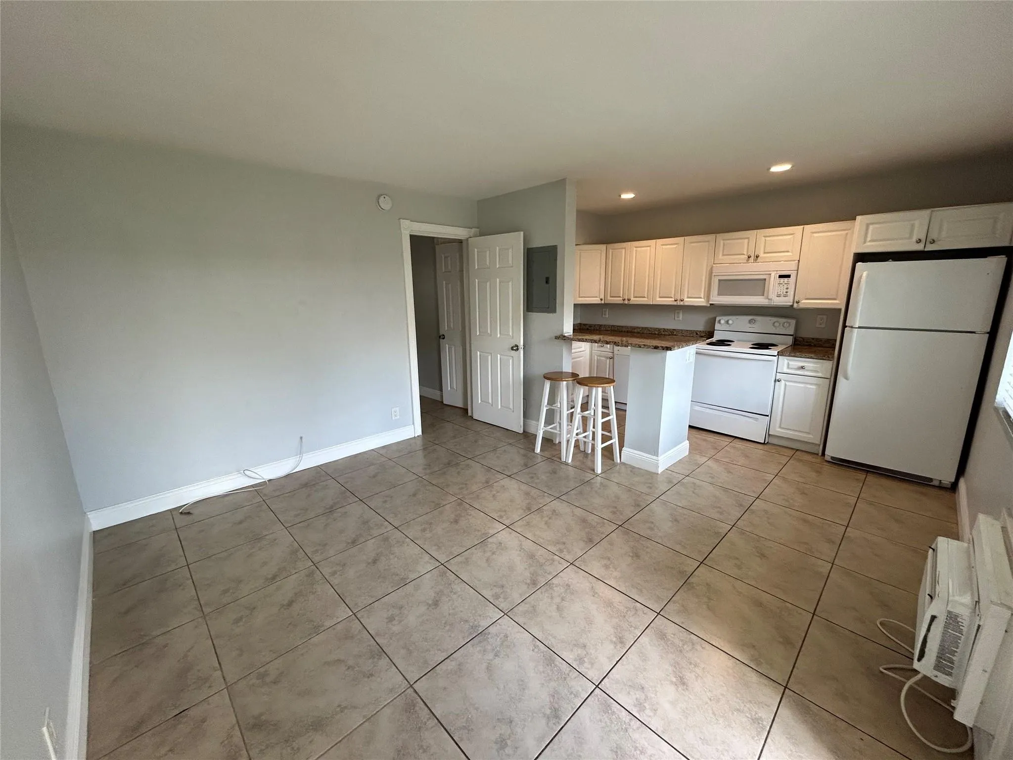 921 NE 17th Ave, #2