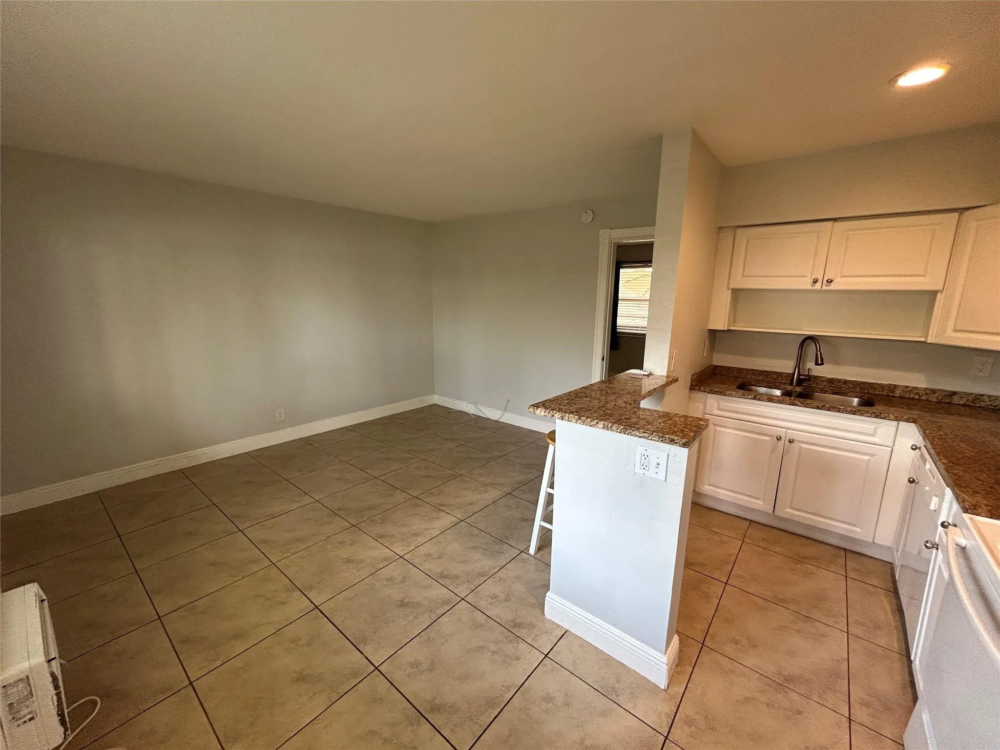 921 NE 17th Ave, #2