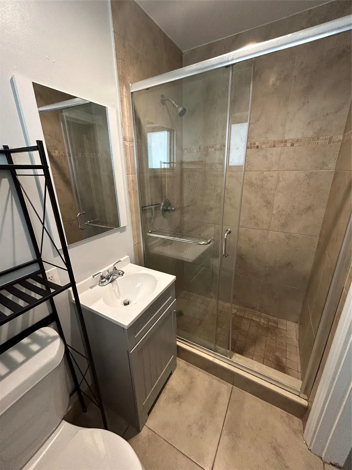 921 NE 17th Ave, #2