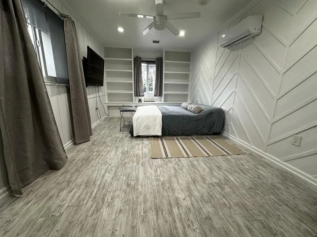 2130 SW 23rd Ter