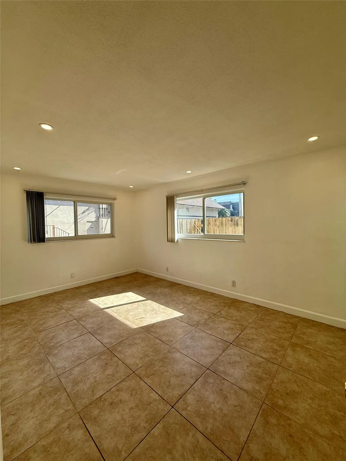 3061 NE 49th St, #7
