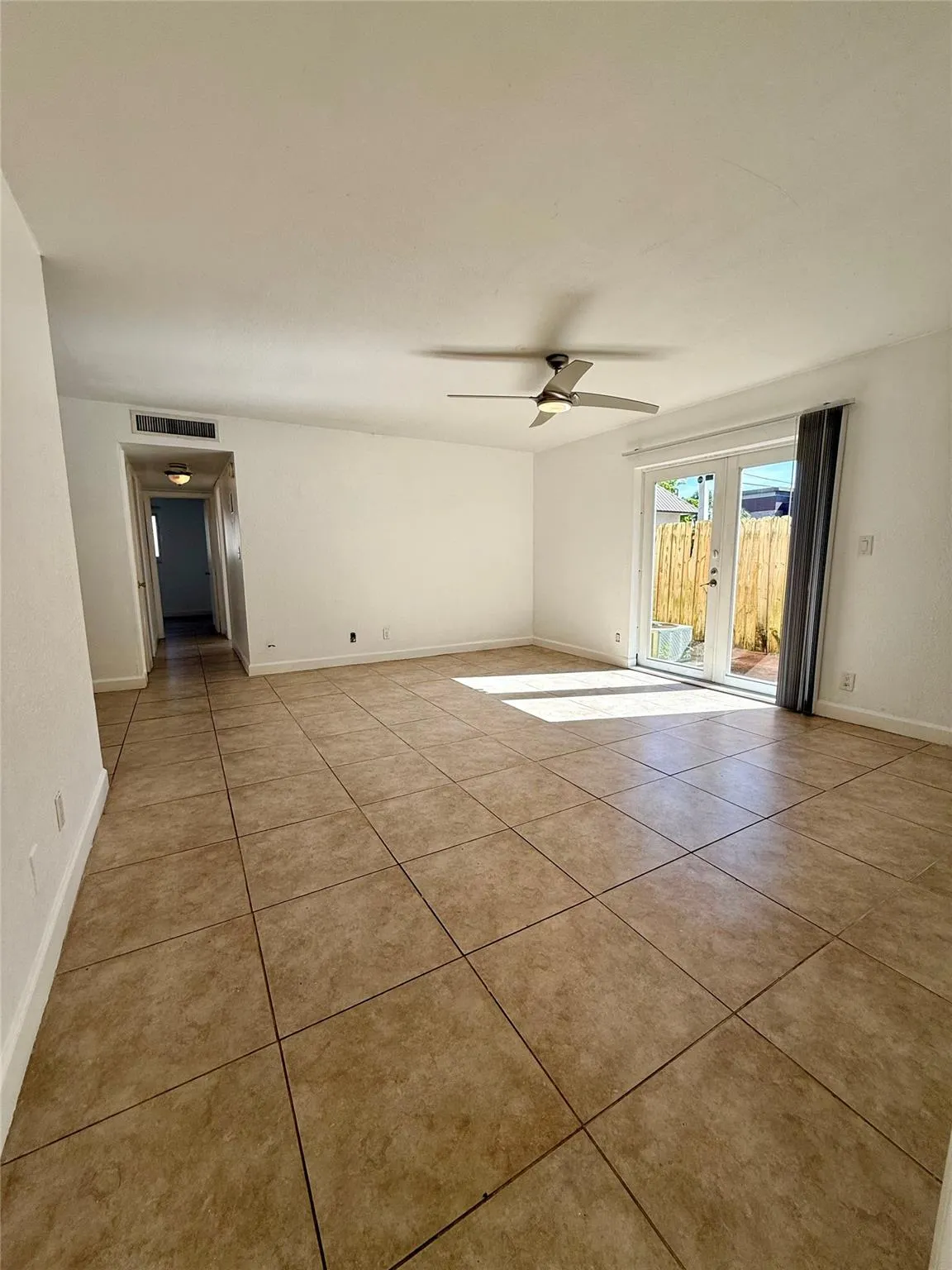 3061 NE 49th St, #7