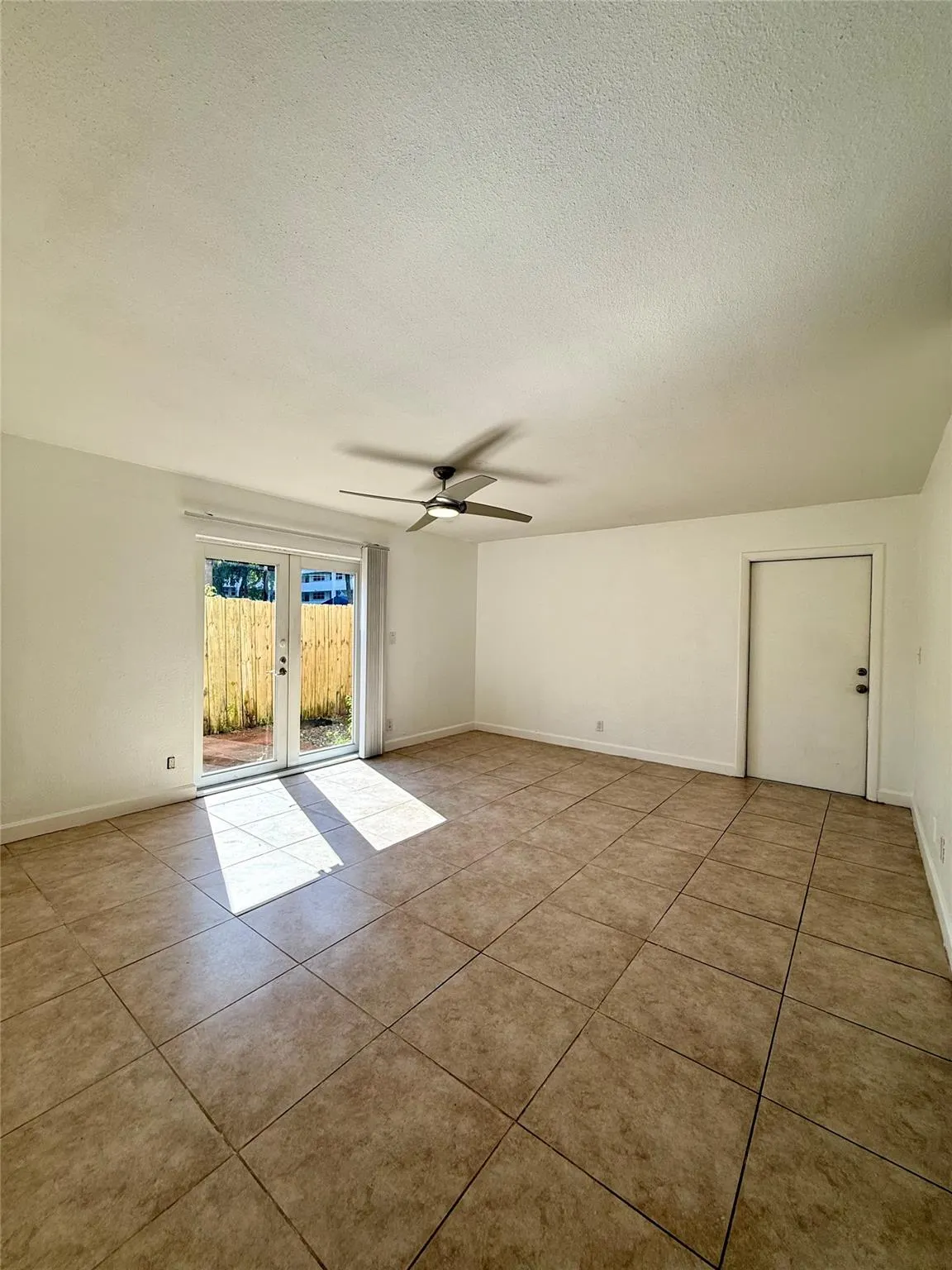 3061 NE 49th St, #7