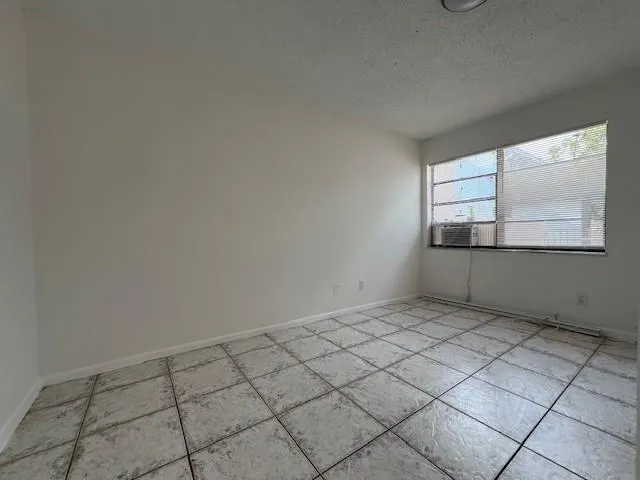 2609 N 40th Ave, #A-5