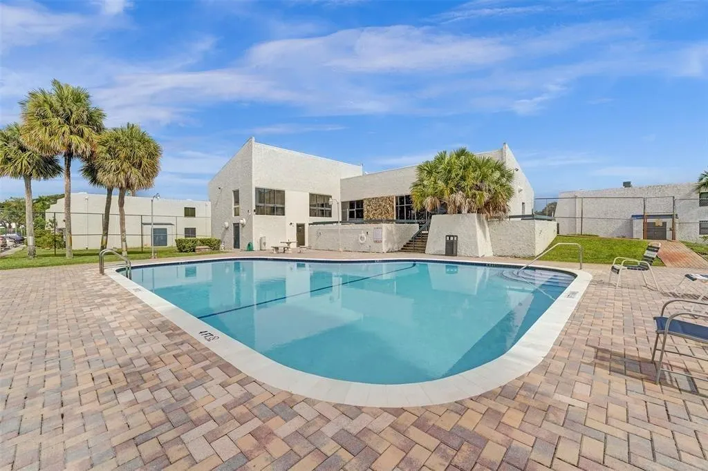 2609 N 40th Ave, #A-5