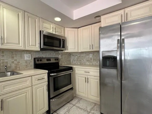 2609 N 40th Ave, #A-5