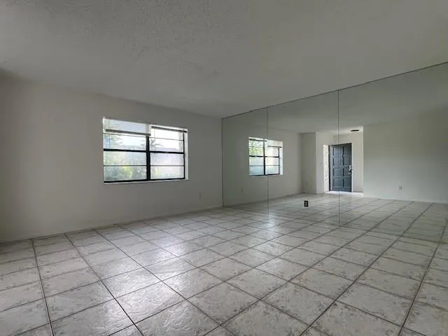 2609 N 40th Ave, #A-5
