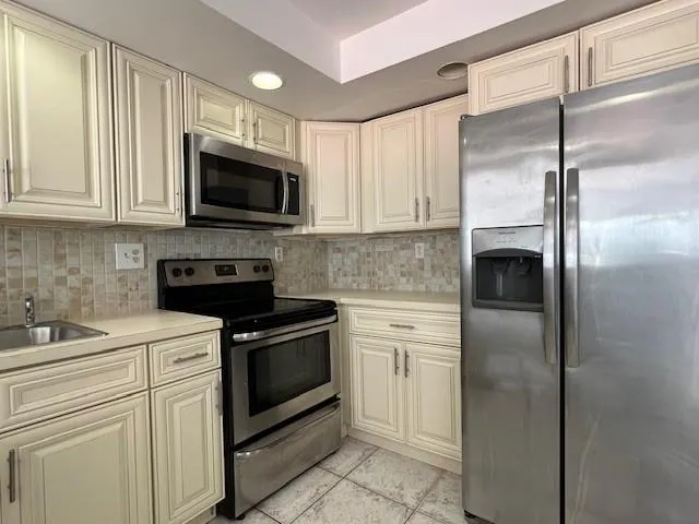 2609 N 40th Ave, #A-5