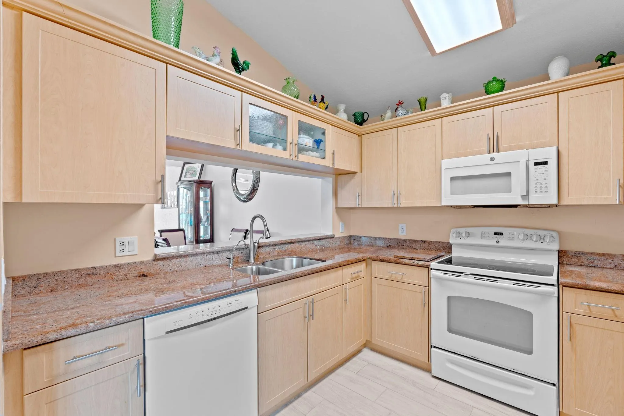 8486 Heather Pl