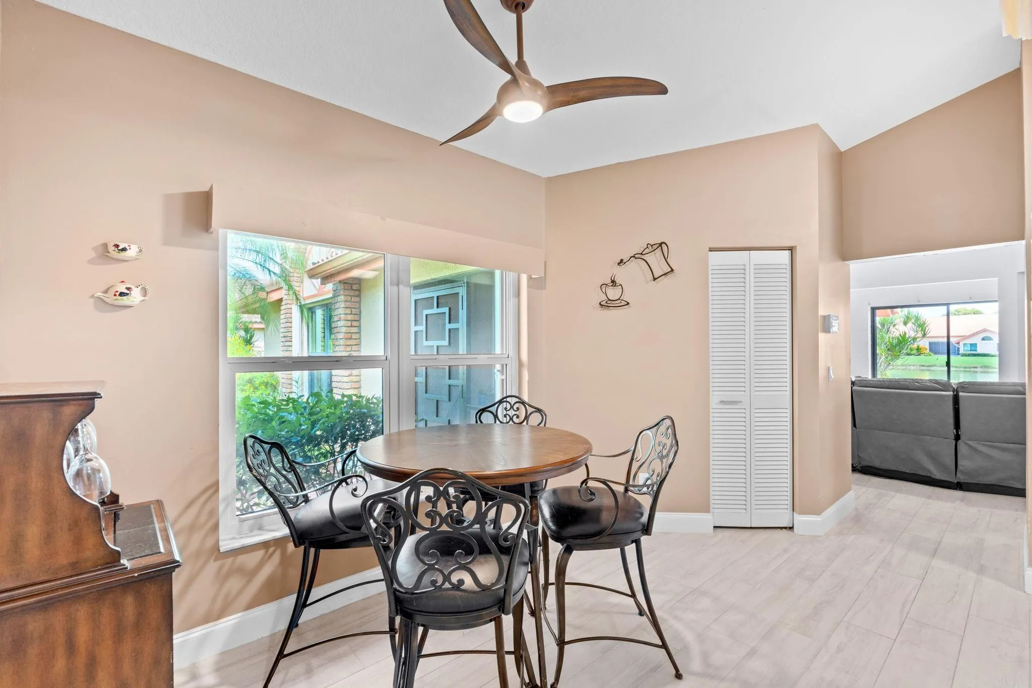 8486 Heather Pl