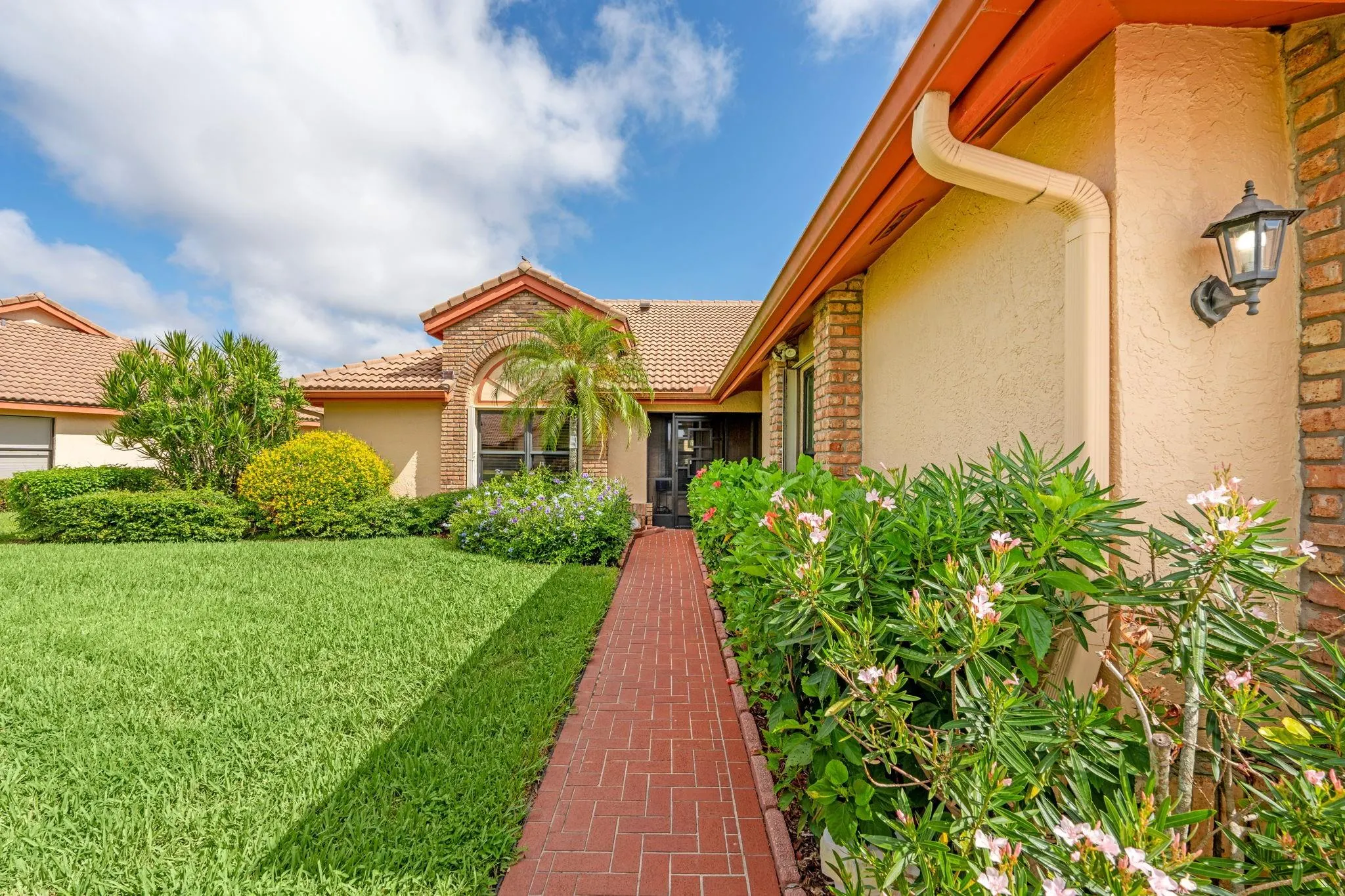 8486 Heather Pl