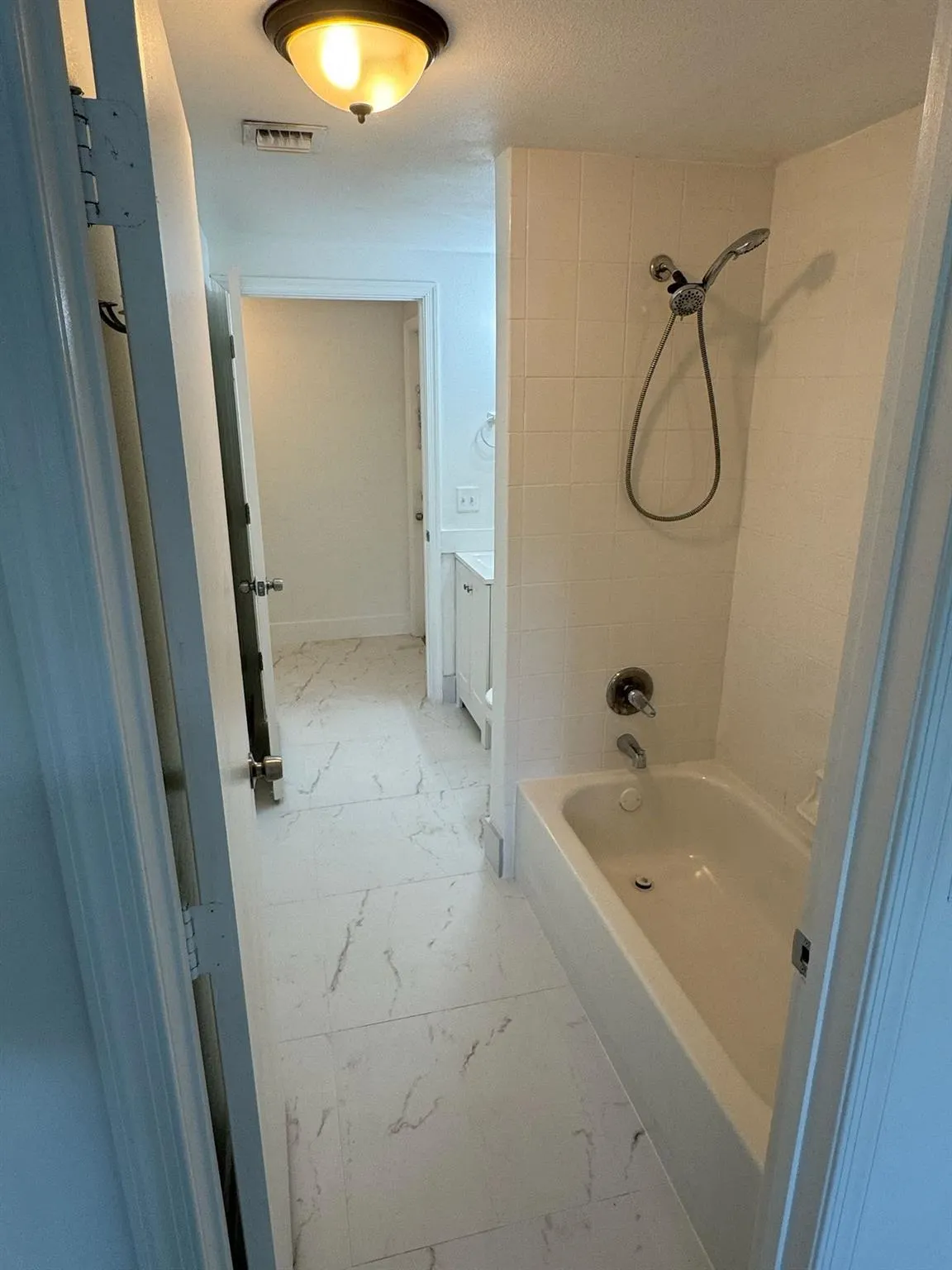 3221 Sabal Palm Mnr, #105
