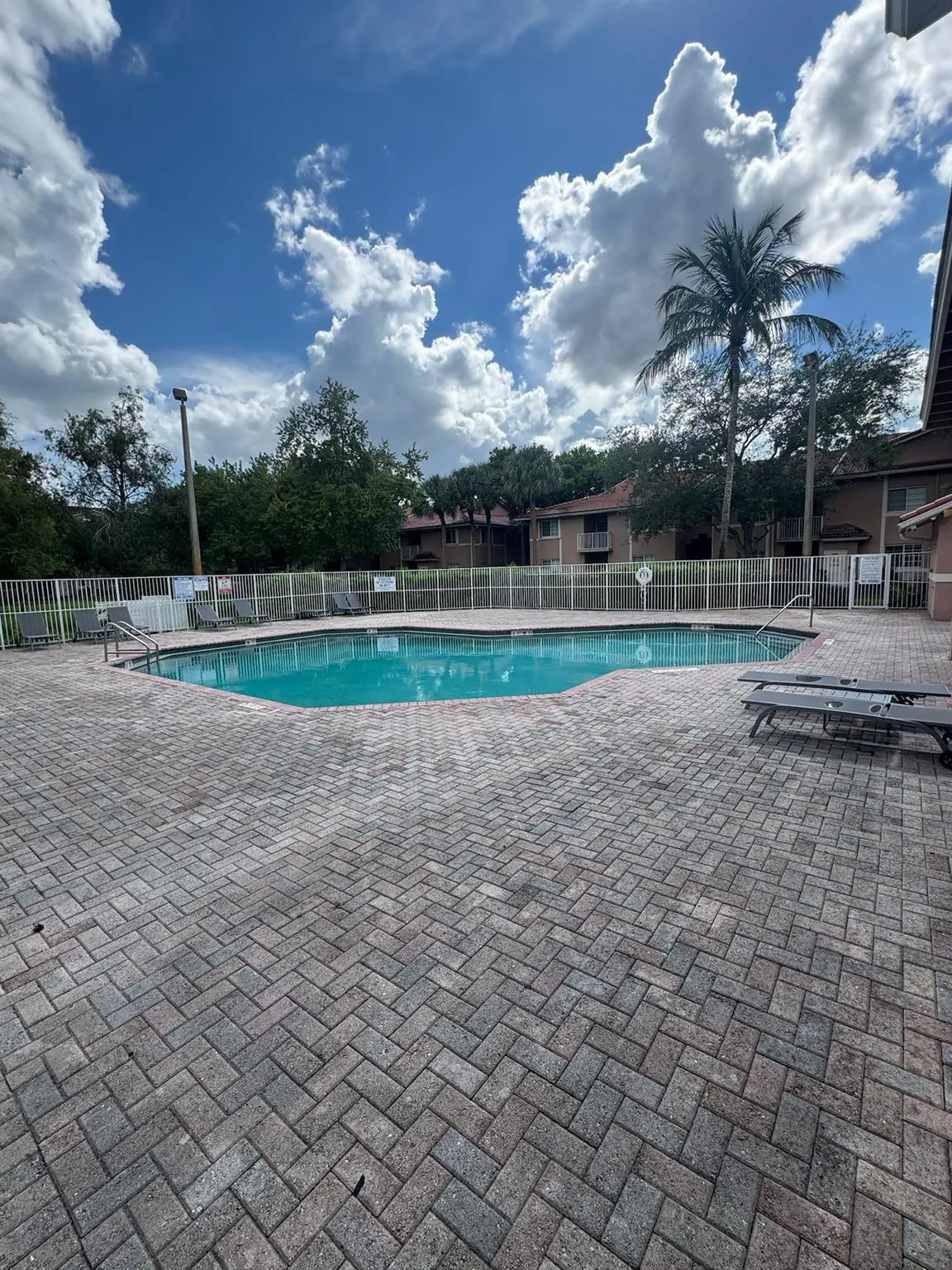 3221 Sabal Palm Mnr, #105