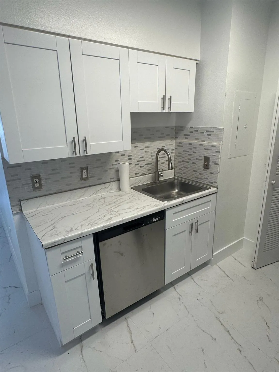 3221 Sabal Palm Mnr, #105