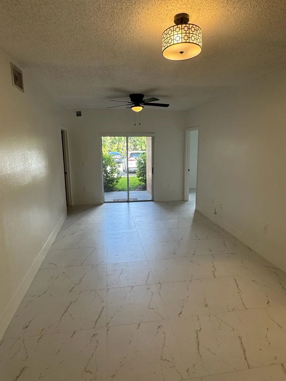 3221 Sabal Palm Mnr, #105