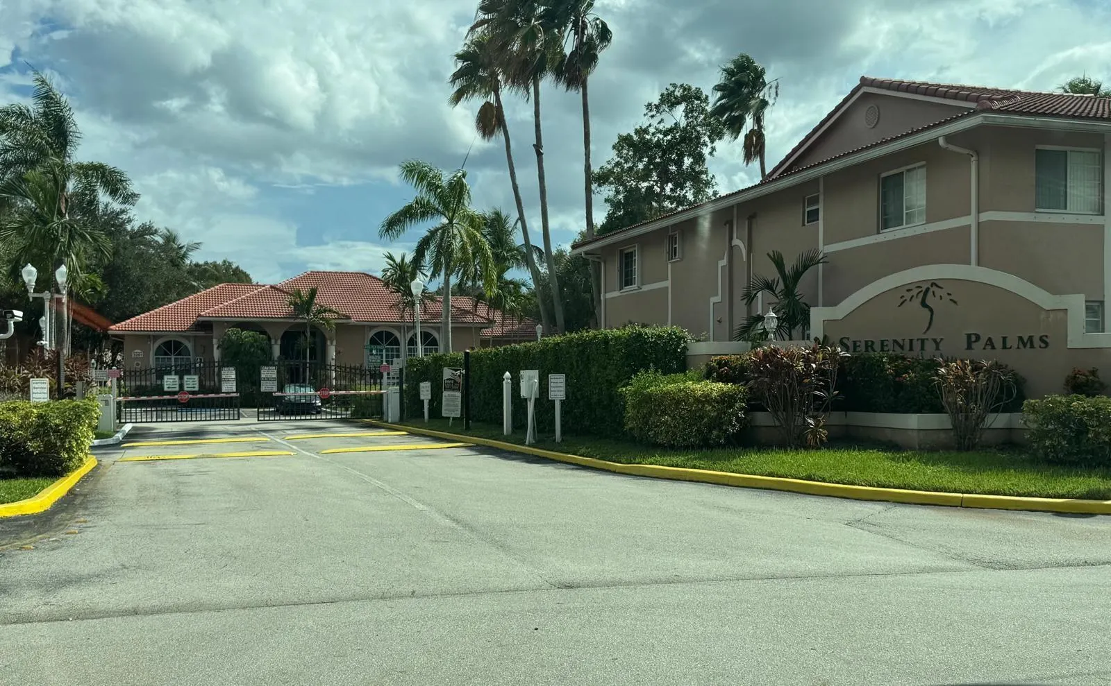 3221 Sabal Palm Mnr, #105