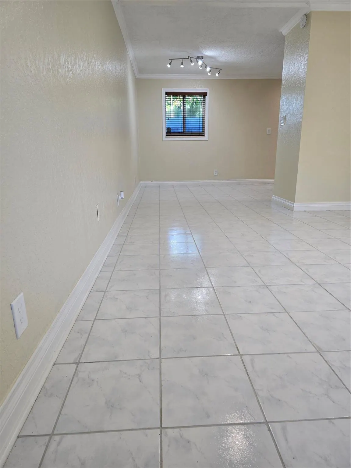 1749 NW 6th Ave, #2
