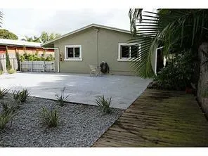 1749 NW 6th Ave, #2