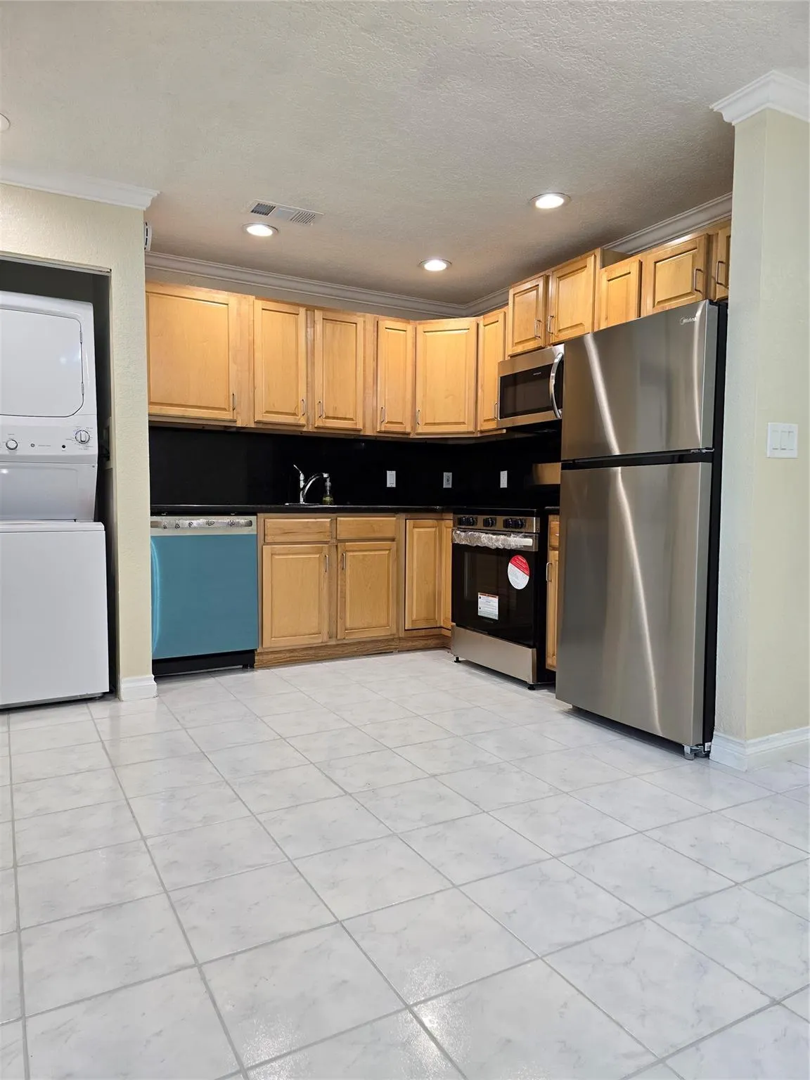 1749 NW 6th Ave, #2