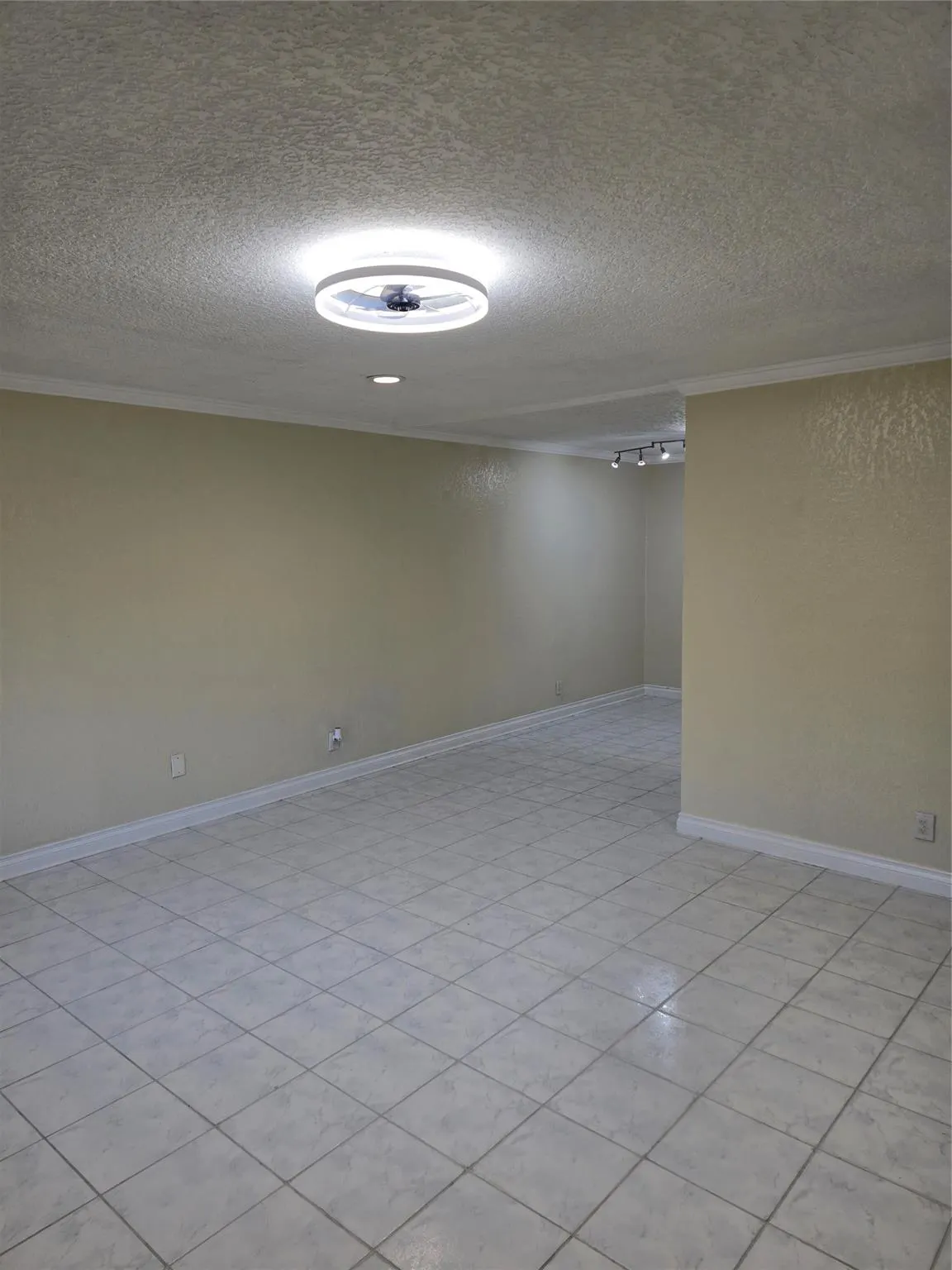 1749 NW 6th Ave, #2