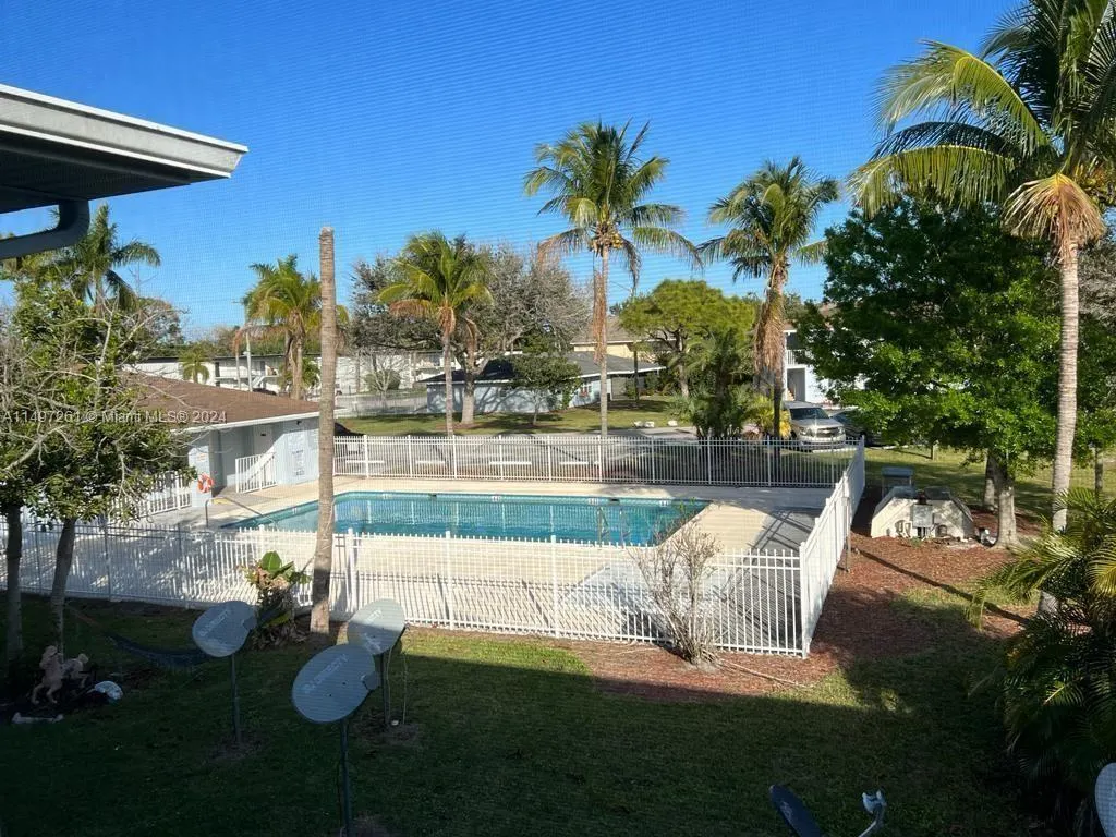 617 Ixoria Avenue, #2