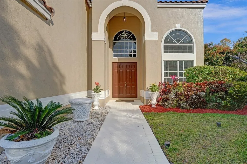 8064 NW 66th Way