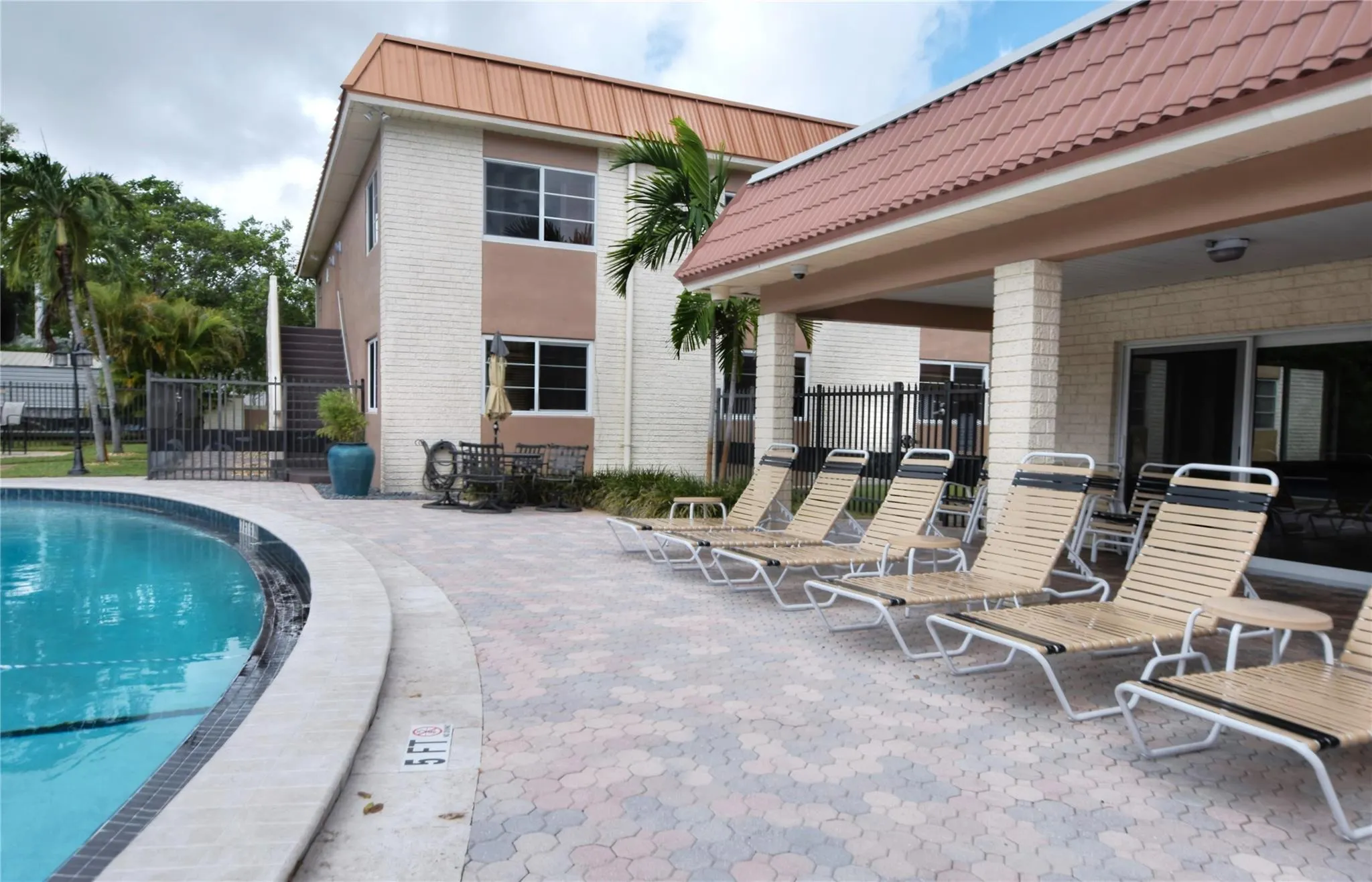 9 NE 19th Ct, #119C