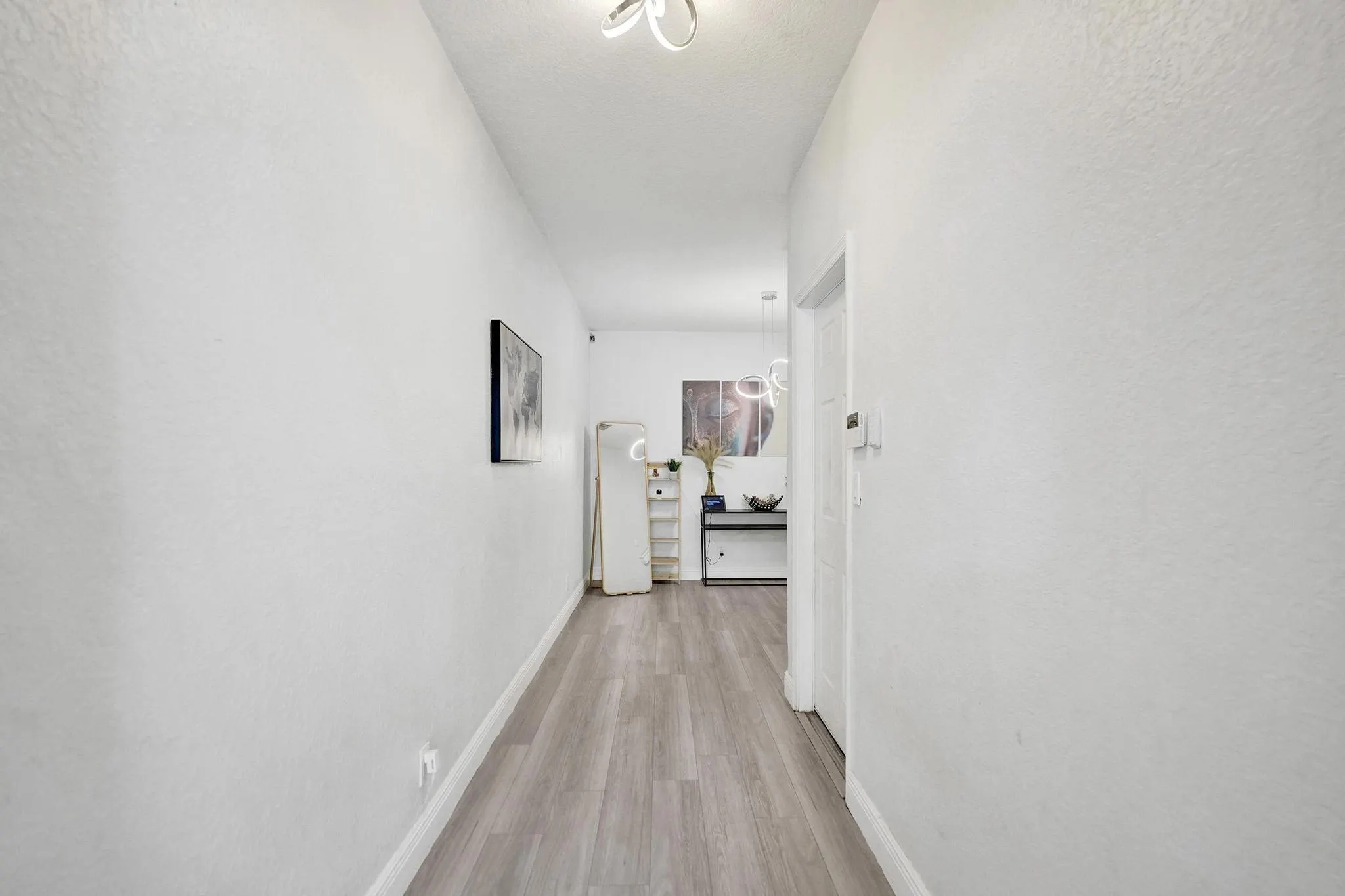 3305 NW 29th Ct