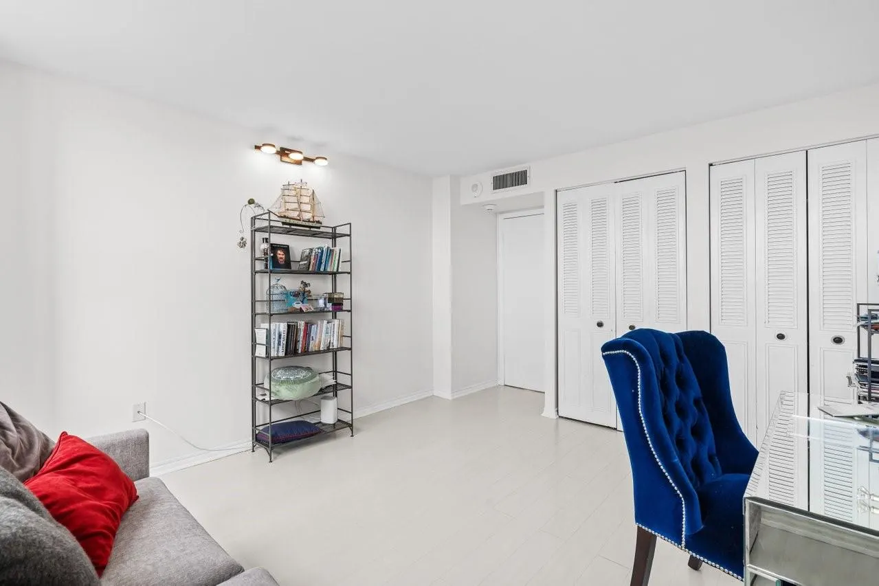 5600 N Flagler Dr, #2004