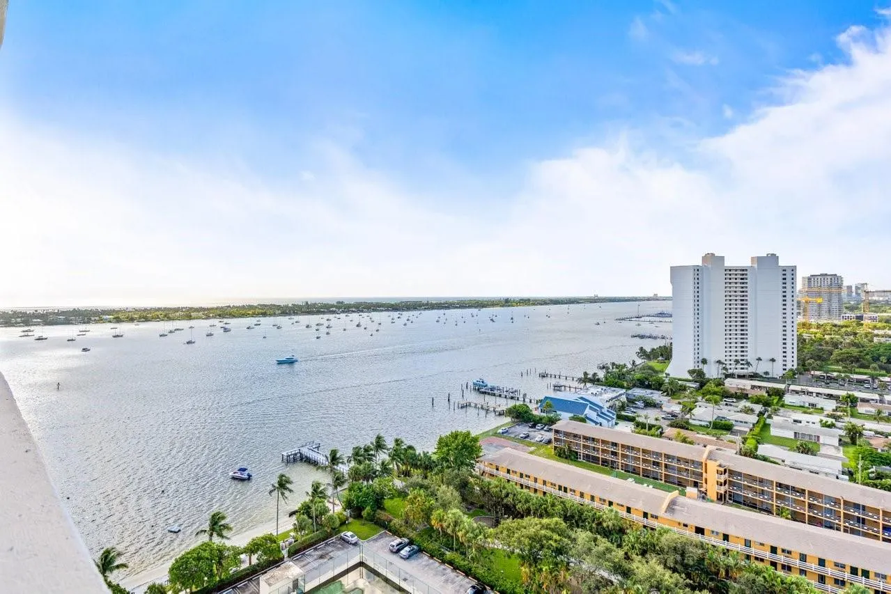 5600 N Flagler Dr, #2004