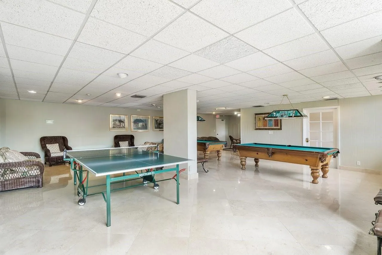5600 N Flagler Dr, #2004