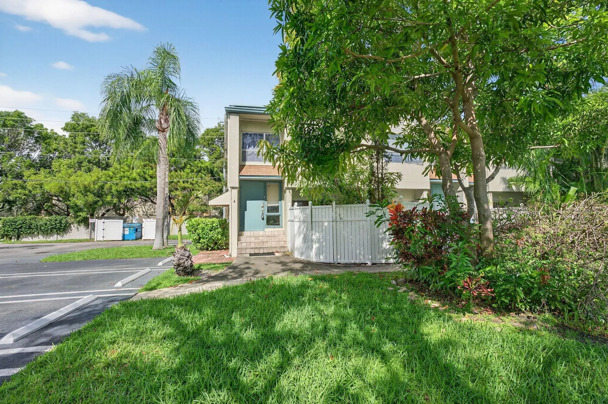3007 NW 5th Ter