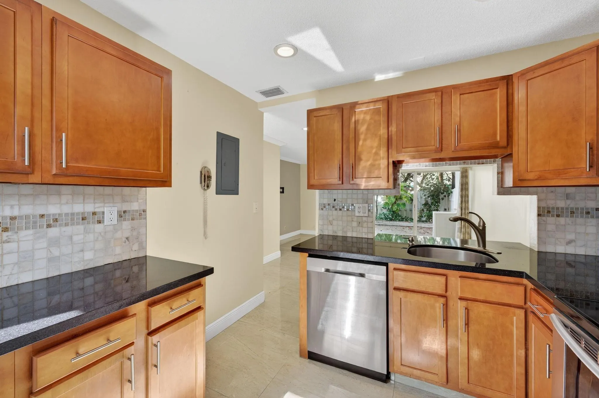 3007 NW 5th Ter