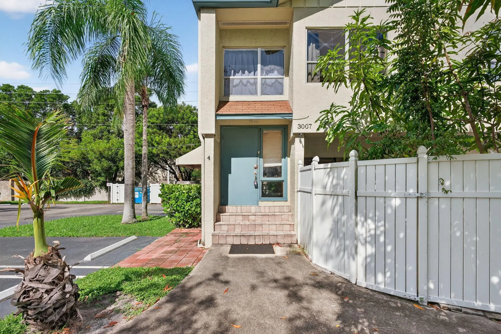 3007 NW 5th Ter