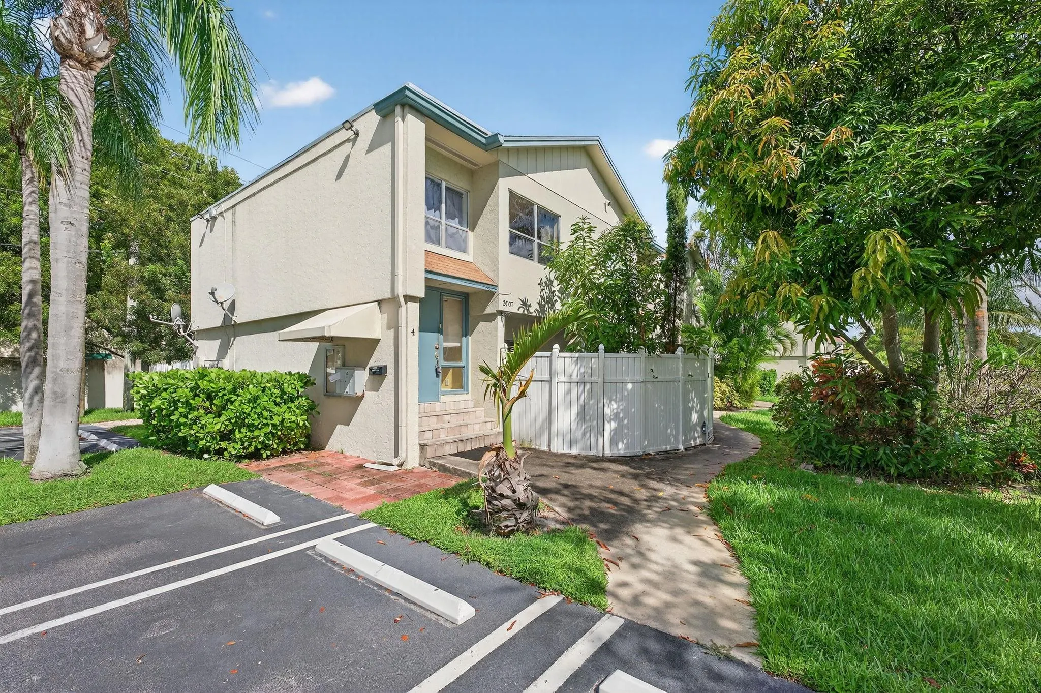 3007 NW 5th Ter